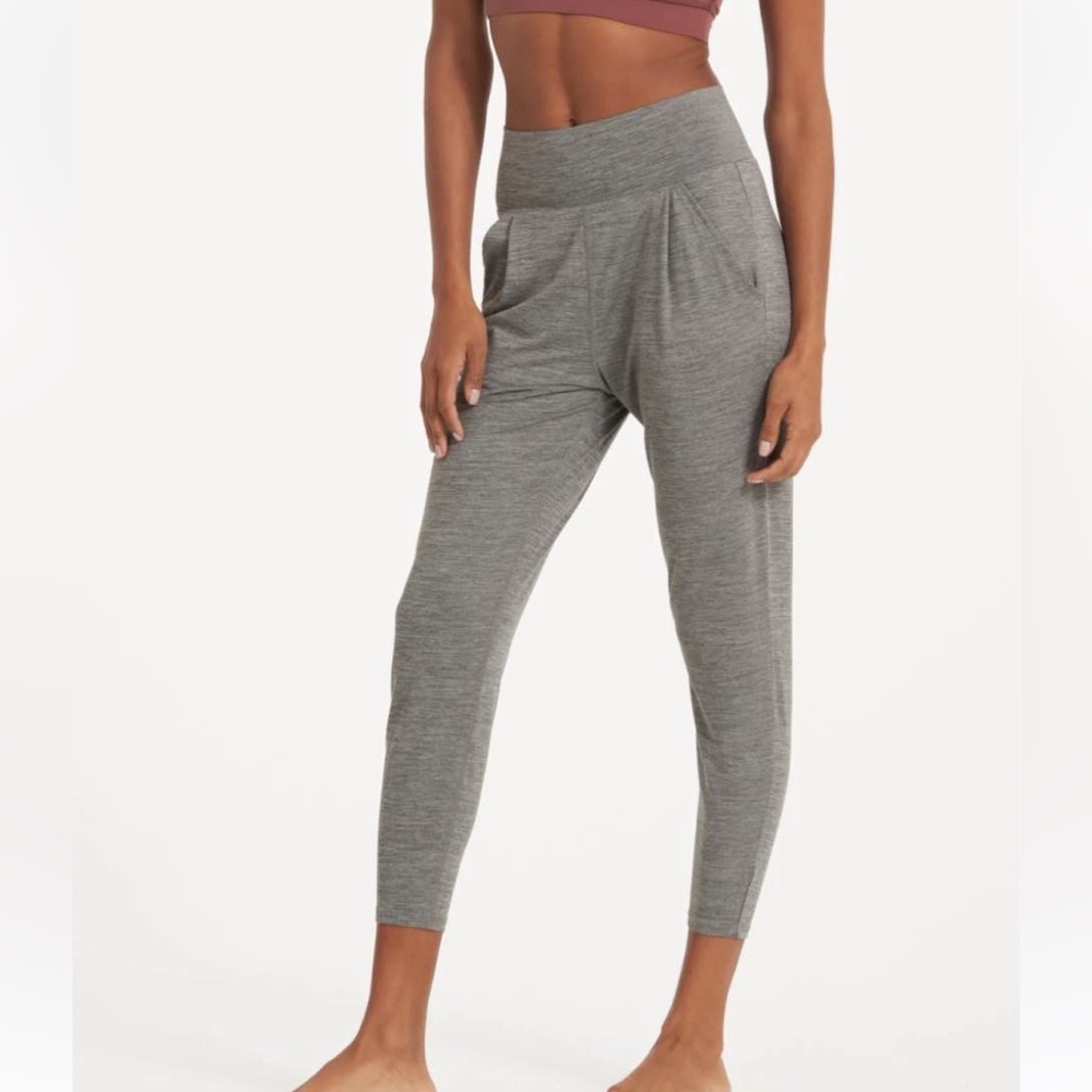 Vuori Lux At Ease High Rise Cropped Pants Large workout yoga athleisure‎